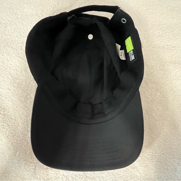 Nike Heritage 86 Adjustable Black & Metallic Silver Polyesther Ball Cap main image 5
